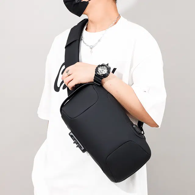 茵初 密码防盗炫酷机车时尚潮流 尼龙 胸包 常规 男女同款情侣款 多色