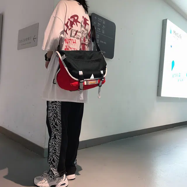 醇龙 工装斜挎包机能风骑行潮流 牛津布 单肩包 常规 男女同款情侣款 黑拼红/黑拼灰