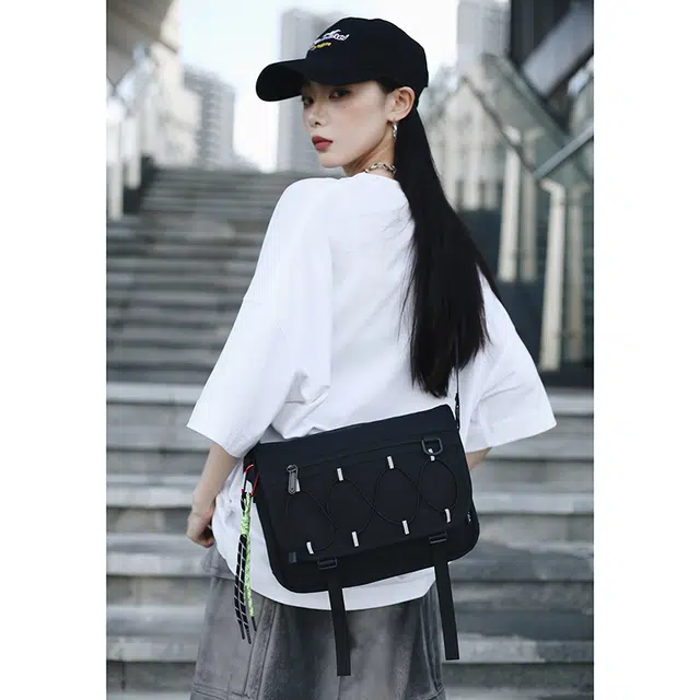醇龙 时尚休闲原宿工装风 尼龙布 斜挎包 男女同款情侣款 红/卡其/黑/白