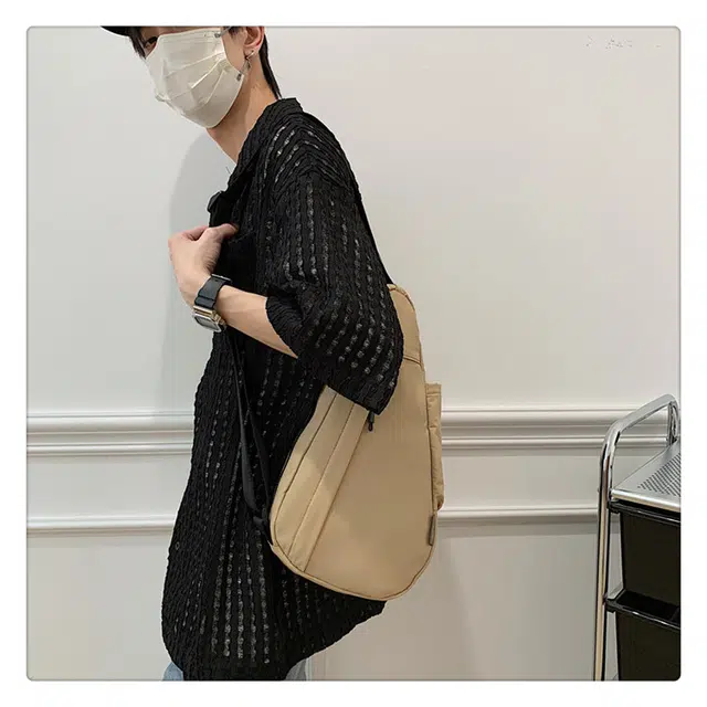 茵初 时尚百搭简约潮流 牛津布 斜挎单肩包 常规 男女同款情侣款 多色