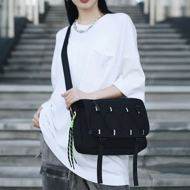 醇龙 时尚休闲原宿工装风 尼龙布 斜挎包 男女同款情侣款 红/卡其/黑/白