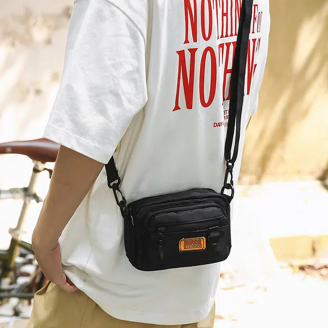 茵初 通勤休闲单轻便 尼龙 斜挎单肩包 常规 男女同款情侣款 多色