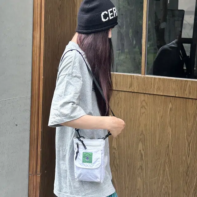 茵初 日常通勤手机包百搭格纹个性单肩包女简约轻便挂脖包卡包 尼龙布 斜挎包 常规 男女同款情侣款 多色