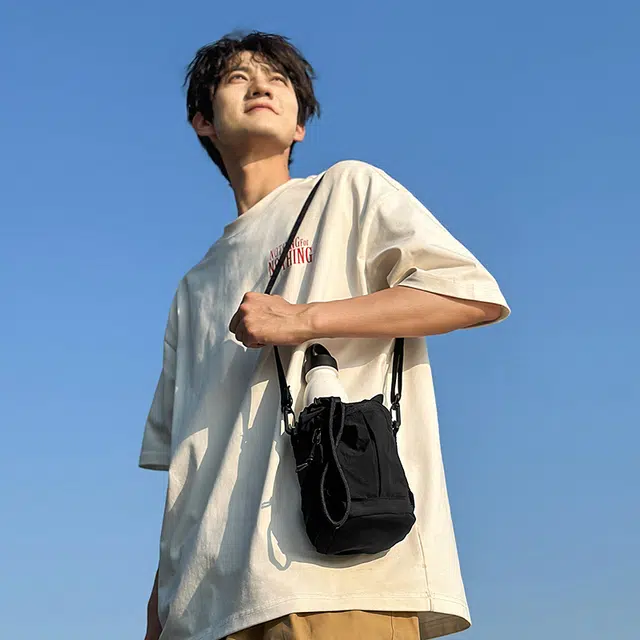 茵初 小众个性出行时尚潮流百搭 尼龙 单肩斜挎包 常规 男女同款情侣款 多色