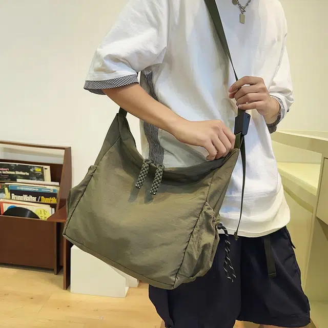 醇龙 时尚百搭纯色 尼龙 斜挎包 男女同款情侣款 多色