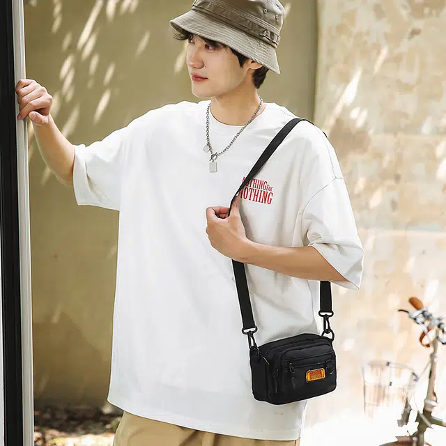 茵初 通勤休闲单轻便 尼龙 斜挎单肩包 常规 男女同款情侣款 多色