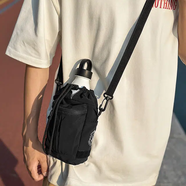 茵初 小众个性出行时尚潮流百搭 尼龙 单肩斜挎包 常规 男女同款情侣款 多色