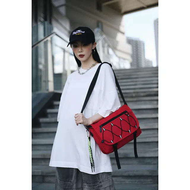 醇龙 时尚休闲原宿工装风 尼龙布 斜挎包 男女同款情侣款 红/卡其/黑/白