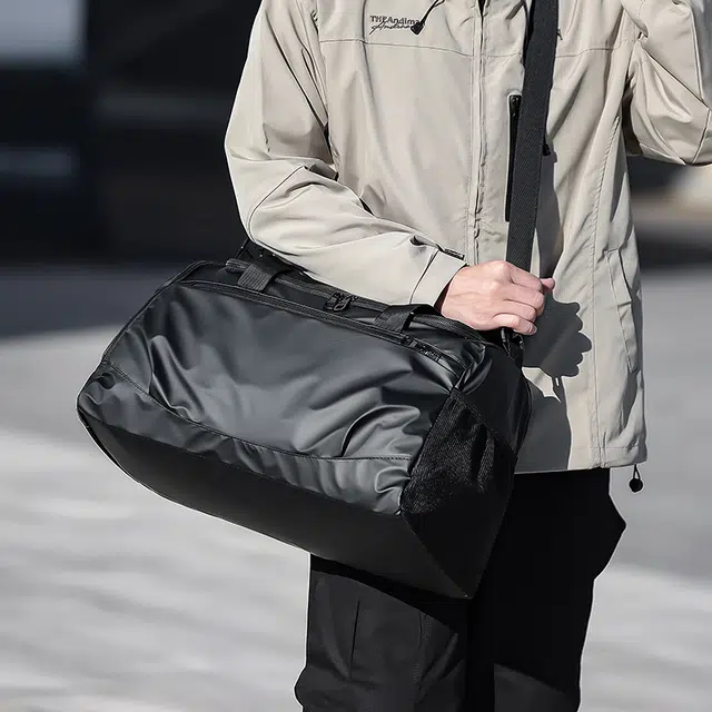 茵初 时尚大容量短途旅行包干湿分离运动健身 皮膜 手提包 常规 男女同款情侣款 黑色/灰色