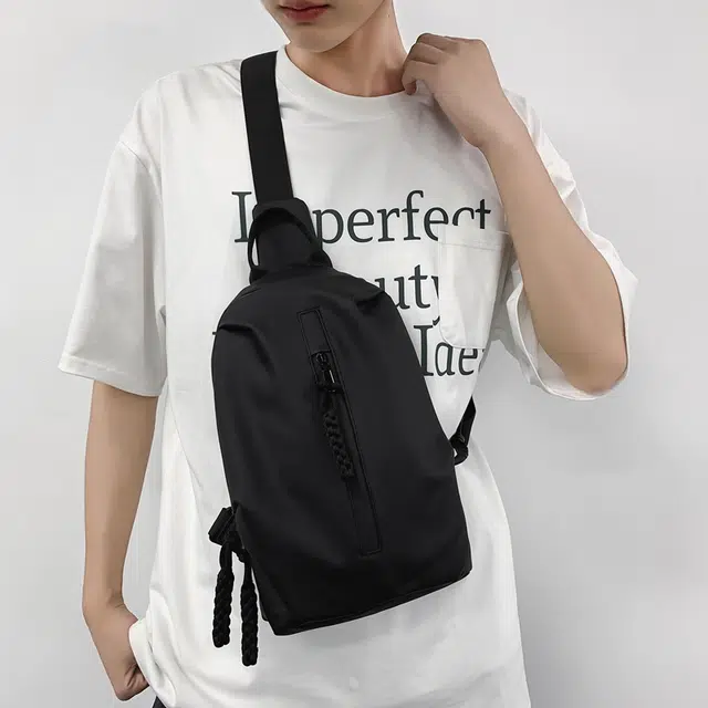 醇龙 旅游轻便登山爬山骑行 尼龙 斜挎包 男女同款情侣款 黑/白