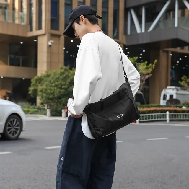 醇龙 百搭休闲大容量 尼龙布 手提斜挎单肩包 常规 男女同款情侣款 黑色