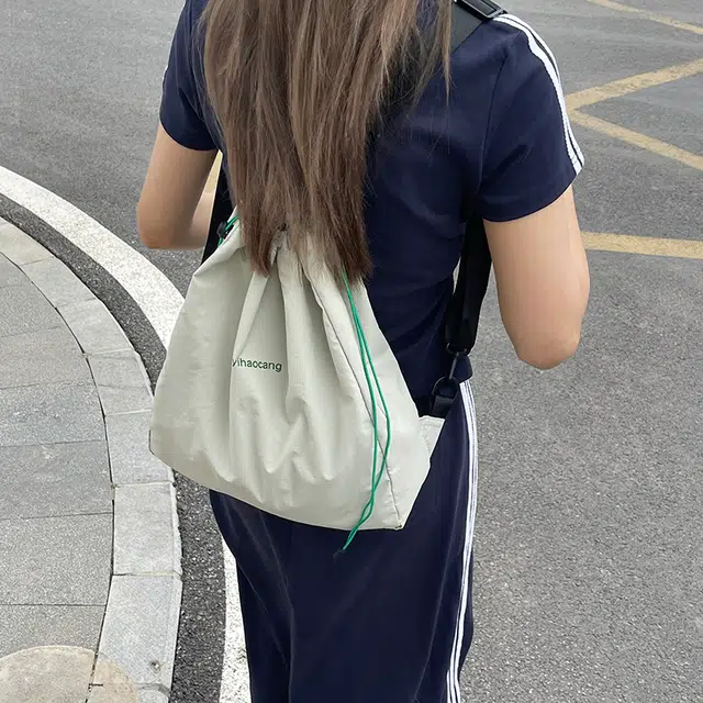 茵初 轻便运动抽绳背包户外旅行登山包旅游 尼龙 双肩包 常规 男女同款情侣款 多色