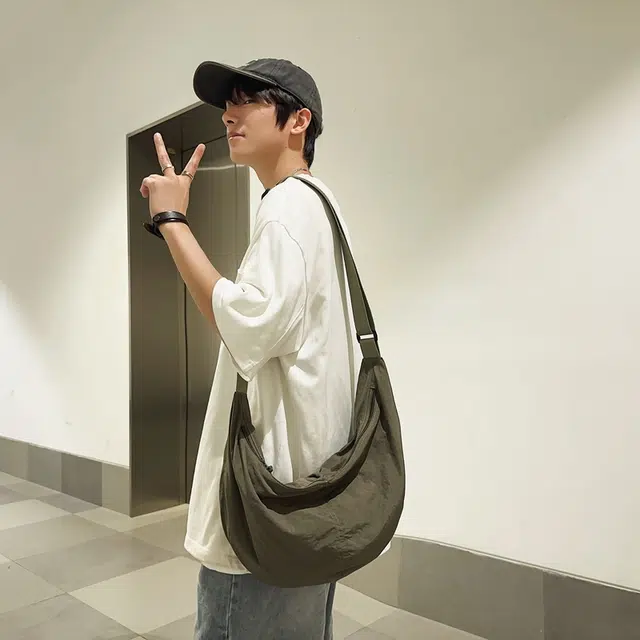 醇龙 轻便休闲简约纯色 尼龙 斜挎包 男女同款情侣款 多色