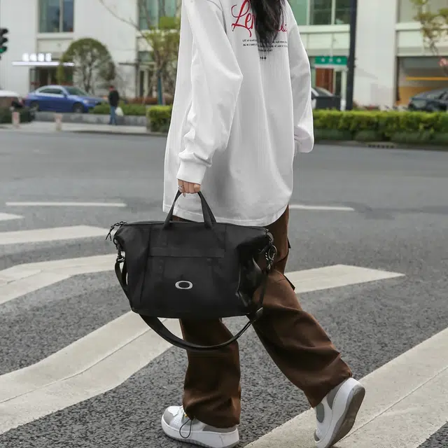 醇龙 百搭休闲大容量 尼龙布 手提斜挎单肩包 常规 男女同款情侣款 黑色