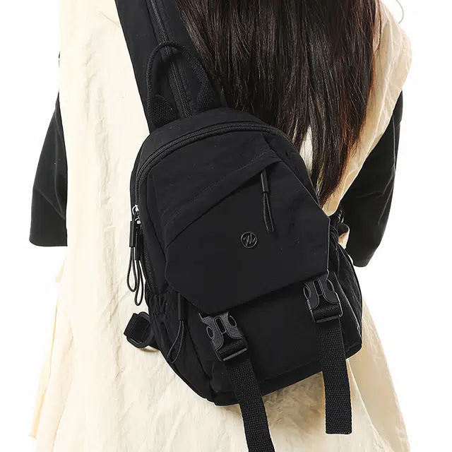 茵初 多功能两用轻便通勤旅行防水 尼龙 双肩包 大号 男女同款情侣款 多色