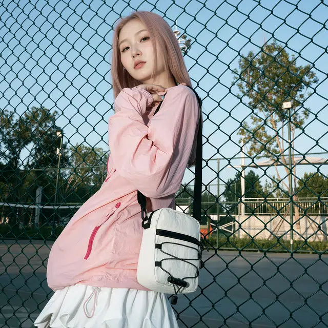 茵初 时尚潮流百搭简约大气 尼龙 单肩斜挎包 常规 男女同款情侣款 多色