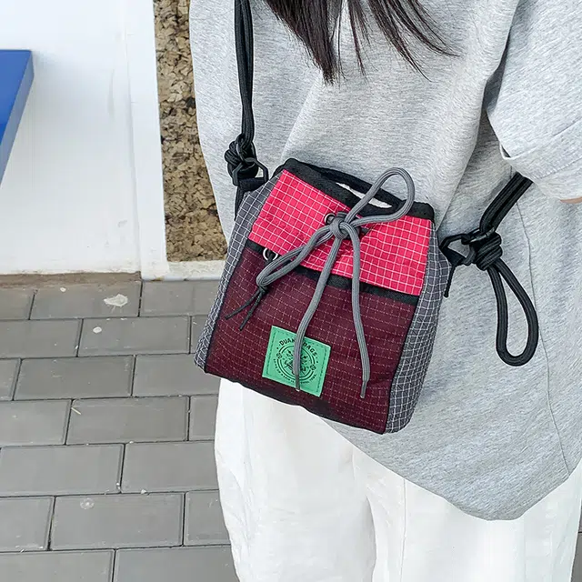 茵初 个性撞色小巧轻便百搭 牛津布 单肩包 男女同款情侣款 多色