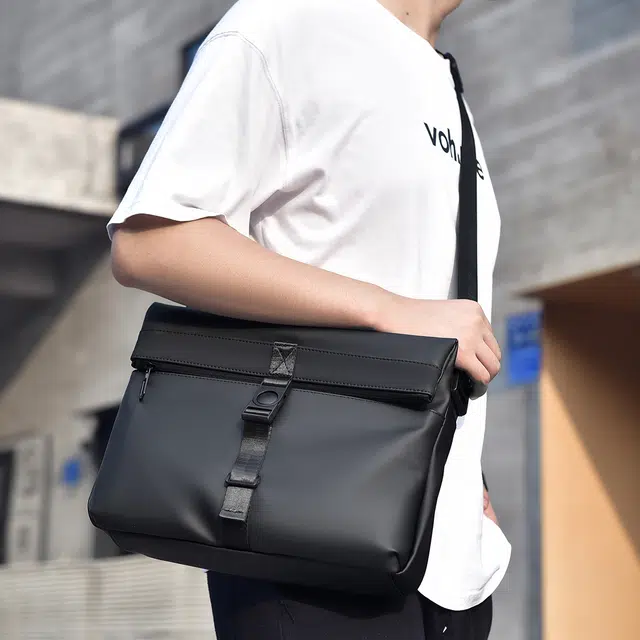 茵初 商务时尚百搭 尼龙 邮差包斜挎包 男女同款情侣款 多色