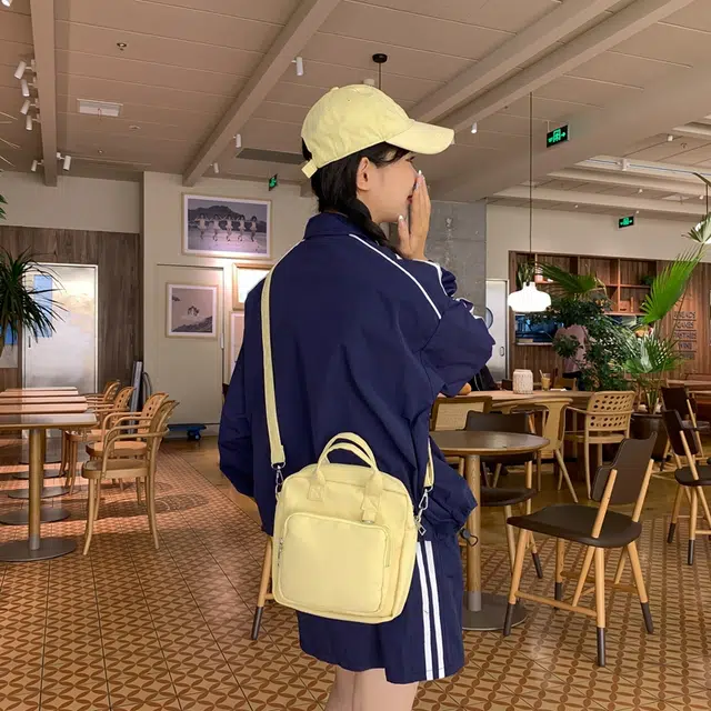 醇龙  尼龙女生多色透明斜挎单肩包外出简约休闲背包