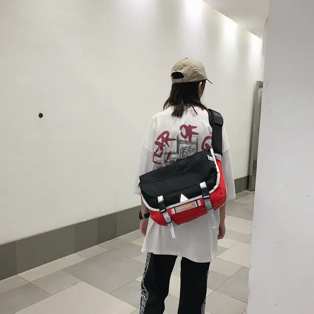 醇龙 工装斜挎包机能风骑行潮流 牛津布 单肩包 常规 男女同款情侣款 黑拼红/黑拼灰