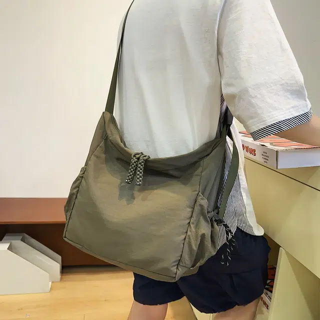 醇龙 时尚百搭纯色 尼龙 斜挎包 男女同款情侣款 多色