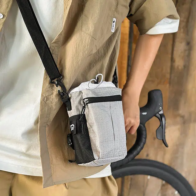 茵初 轻便时尚潮流百搭 尼龙 斜挎单肩包 常规 男女同款情侣款 多色