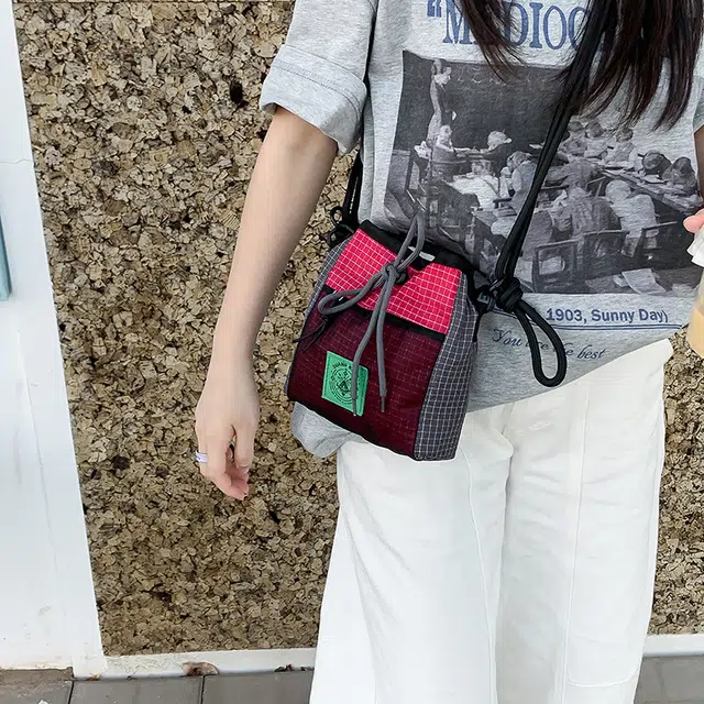 茵初 个性撞色小巧轻便百搭 牛津布 单肩包 男女同款情侣款 多色