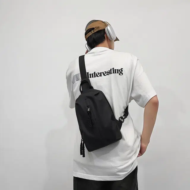 醇龙 旅游轻便登山爬山骑行 尼龙 斜挎包 男女同款情侣款 黑/白