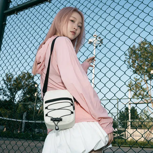 茵初 时尚潮流百搭简约大气 尼龙 单肩斜挎包 常规 男女同款情侣款 多色