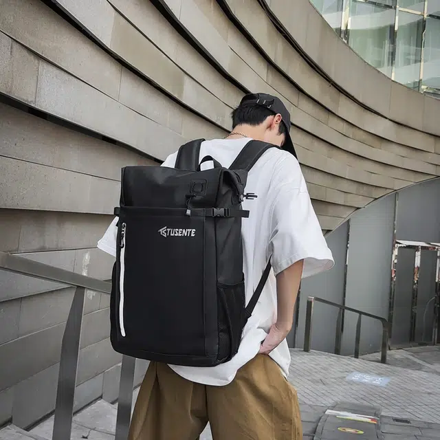 茵初 大容量拼色背包多功能运动防水书包 皮膜 双肩包 常规 男女同款情侣款 多色