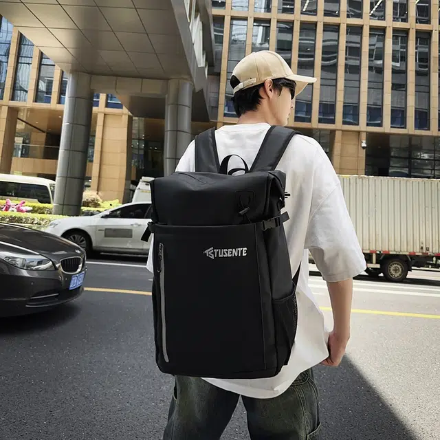 茵初 大容量拼色背包多功能运动防水书包 皮膜 双肩包 常规 男女同款情侣款 多色