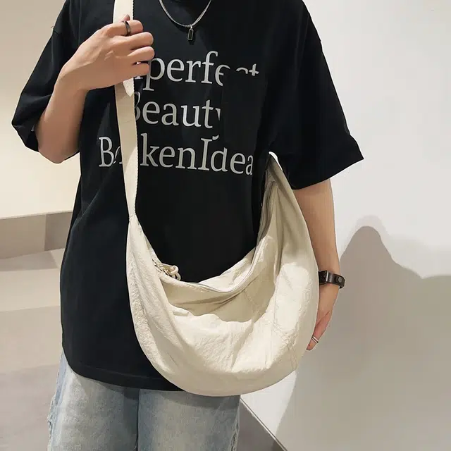 醇龙 轻便休闲简约纯色 尼龙 斜挎包 男女同款情侣款 多色