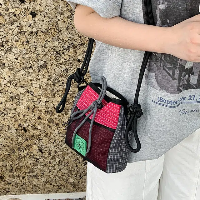 茵初 个性撞色小巧轻便百搭 牛津布 单肩包 男女同款情侣款 多色