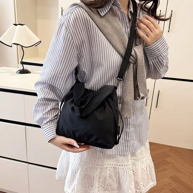 醇龙 轻便防水简约文艺抽绳 尼龙 手提包 男女同款情侣款 多色