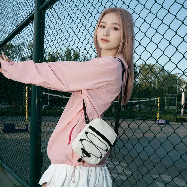 茵初 时尚潮流百搭简约大气 尼龙 单肩斜挎包 常规 男女同款情侣款 多色