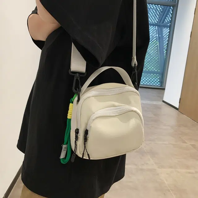 醇龙 森系出游逛街便捷日系百搭 尼龙 斜挎包 男女同款情侣款 多色