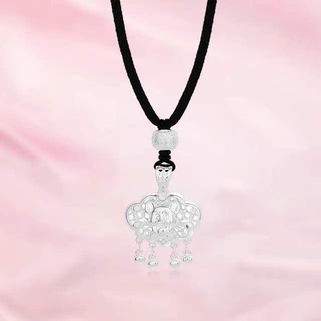 999