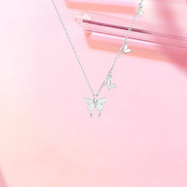 925