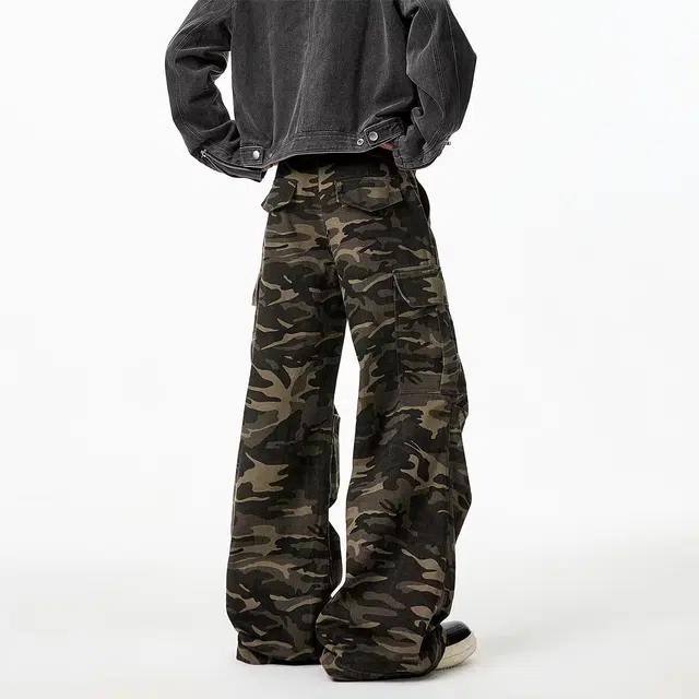 BLACK AT hiphop