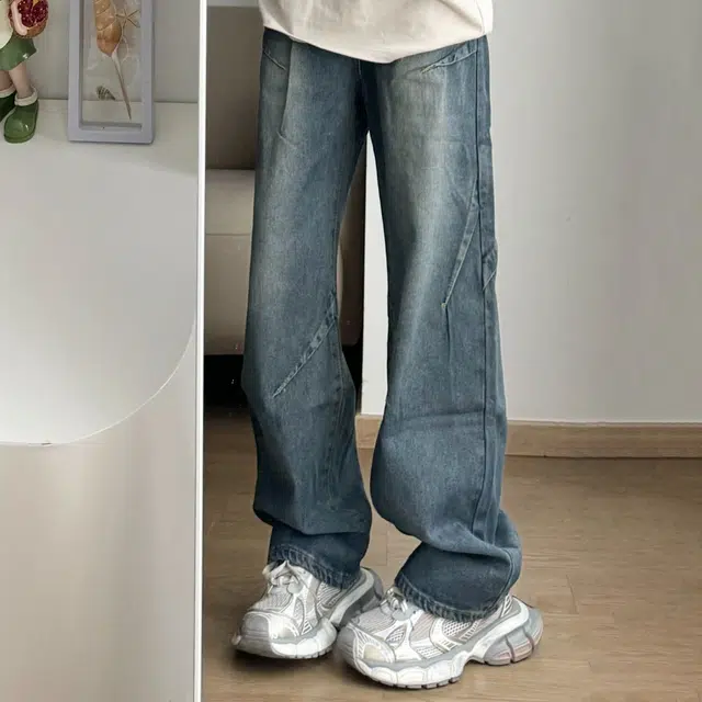 TEN MIRO