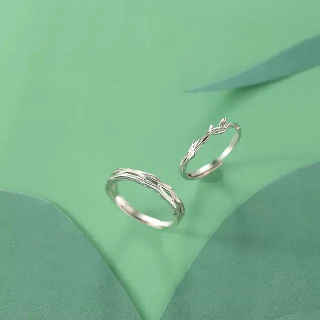 925