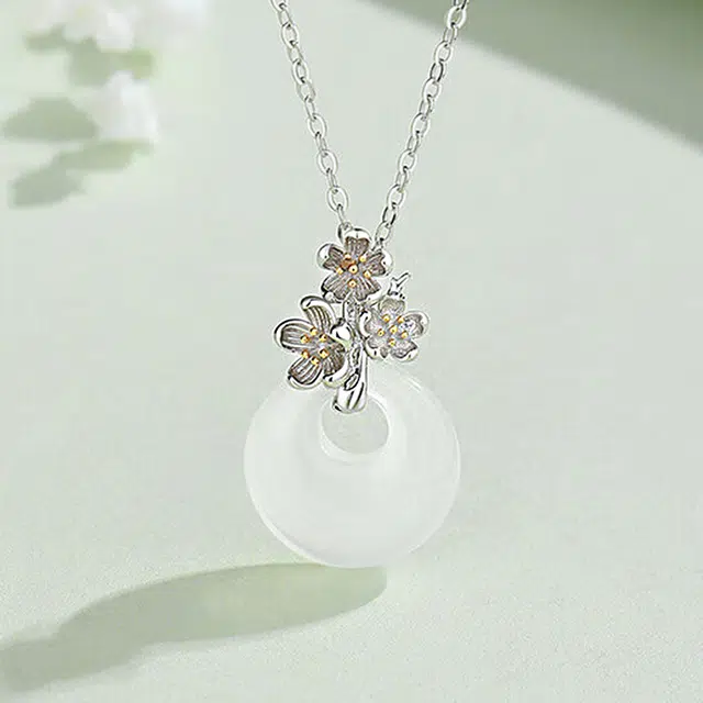 周百福 平安扣 国潮国风十二花神系列简约时尚 平安扣吊坠新中式轻奢高级感锁骨链 玉髓 玉石项链 女款