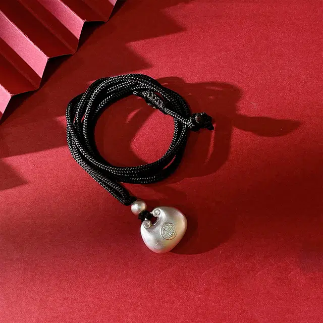 999