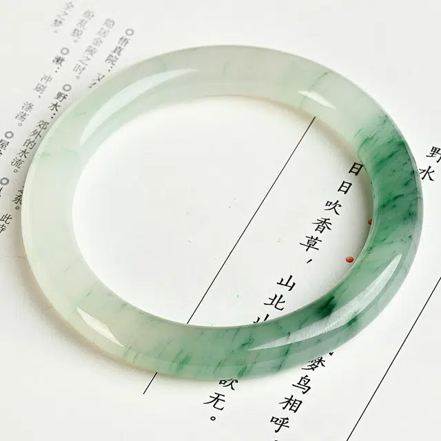 周百福 青山黛翠玉贵妃镯 平安 新中式 国潮古风清冷优雅高级感气质温婉 天山翠 手镯 男女同款情侣款
