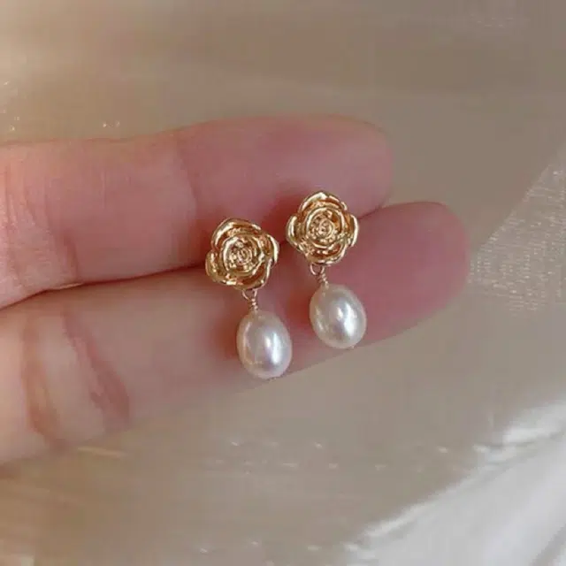 贝诗珠宝 玫瑰花复古珍珠耳钉轻奢小众宫廷风玫瑰花优雅浪漫淡水珍珠耳钉女款