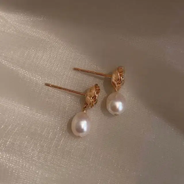 贝诗珠宝 玫瑰花复古珍珠耳钉轻奢小众宫廷风玫瑰花优雅浪漫淡水珍珠耳钉女款