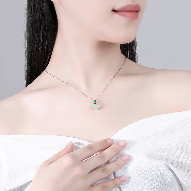 S925