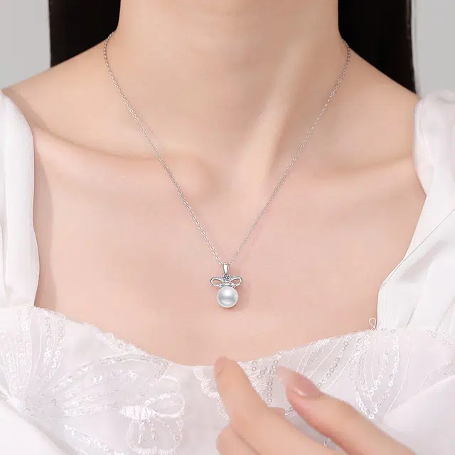 贝诗珠宝 蝴蝶结莫桑石吊坠甜美少女心轻奢高级感年轻款 淡水珍珠 项链 女款