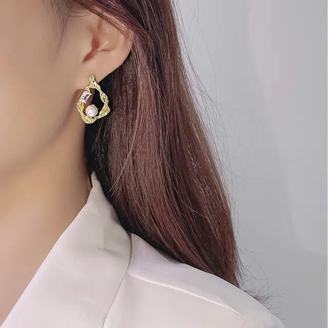 贝诗珠宝 韩版巴洛克不规则设计褶皱纹理高级感 珍珠 耳钉 女款