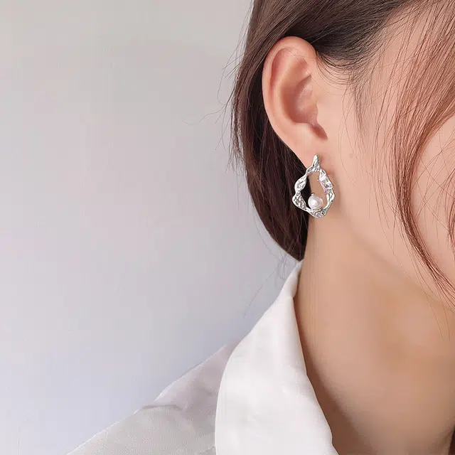 贝诗珠宝 韩版巴洛克不规则设计褶皱纹理高级感 珍珠 耳钉 女款